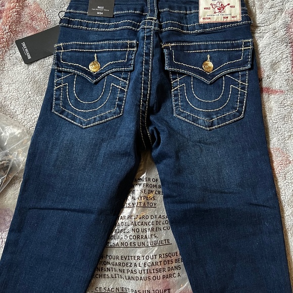 BRAND NEW CLOTHES NEVER WARN - DENIM JEANS < GRAPHIC TEES , ACTAIVE WEAR , SOCKS - Picture 1 of 4